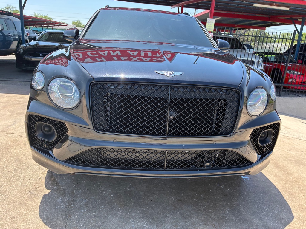 Photo 7 of this BENTLEY BENTAYGA