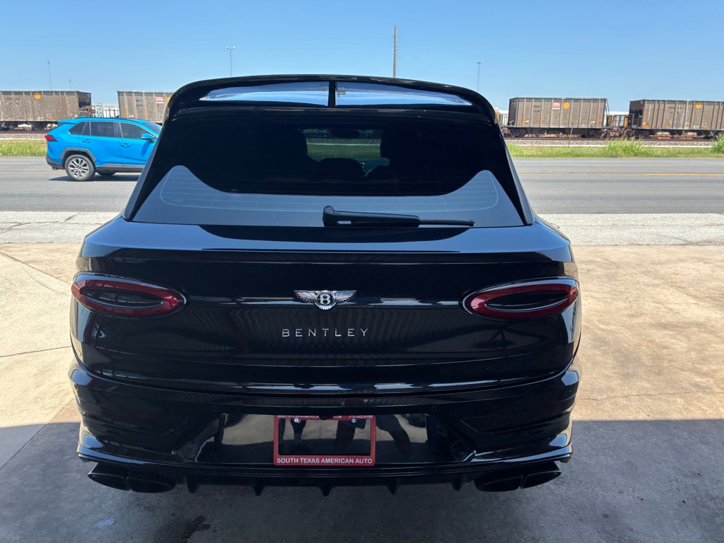 Photo 20 of this BENTLEY BENTAYGA