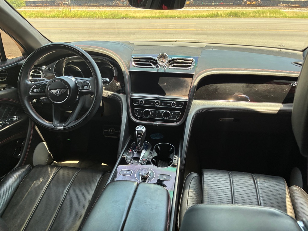 Photo 49 of this BENTLEY BENTAYGA