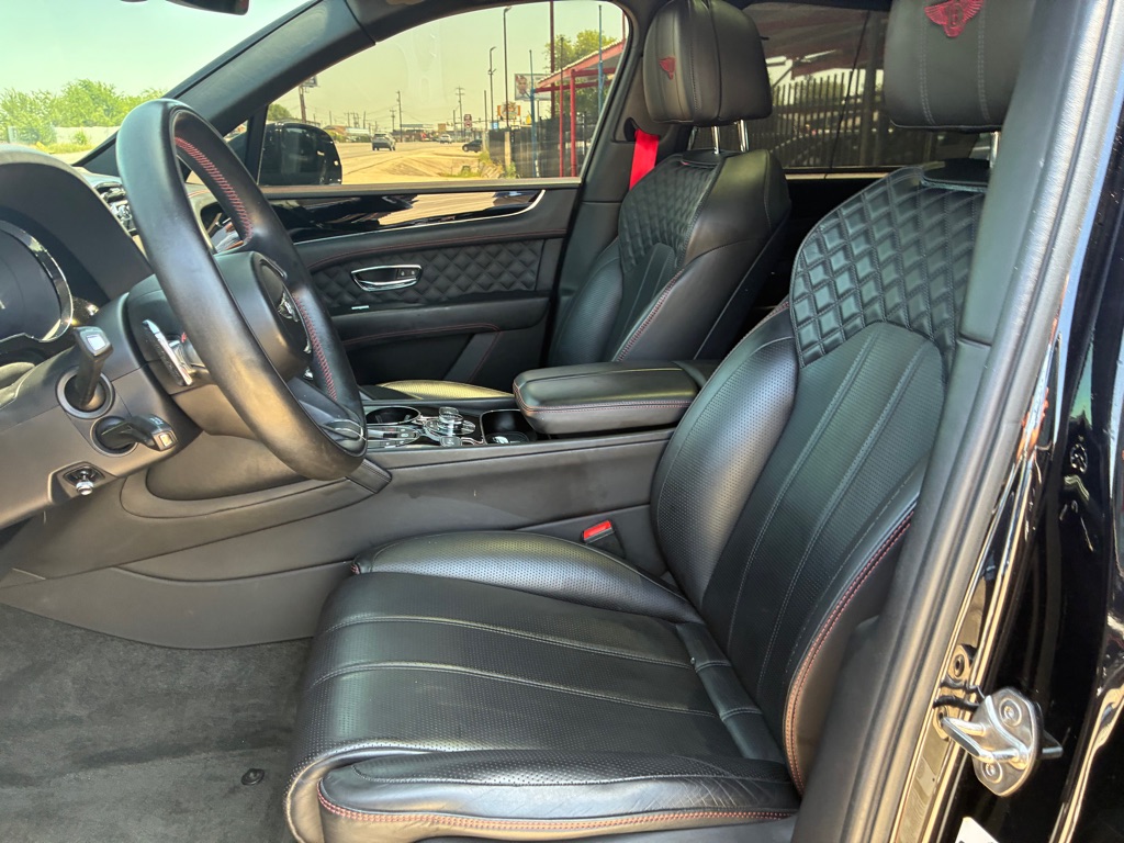 Photo 57 of this BENTLEY BENTAYGA