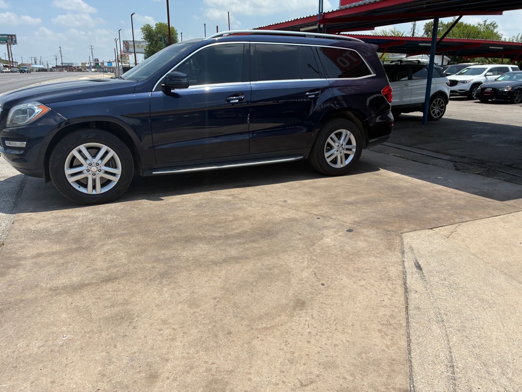 Photo 4 of this MERCEDES-BENZ GL
