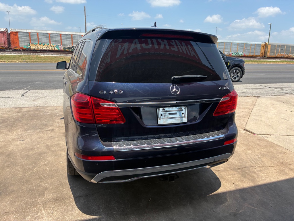 Photo 9 of this MERCEDES-BENZ GL