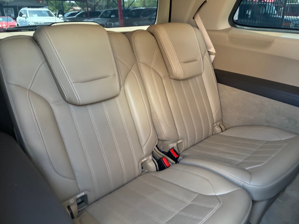 Photo 26 of this MERCEDES-BENZ GL