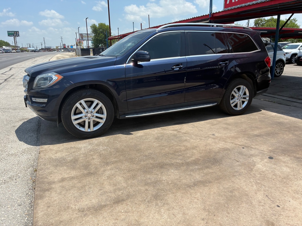 Photo 2 of this MERCEDES-BENZ GL