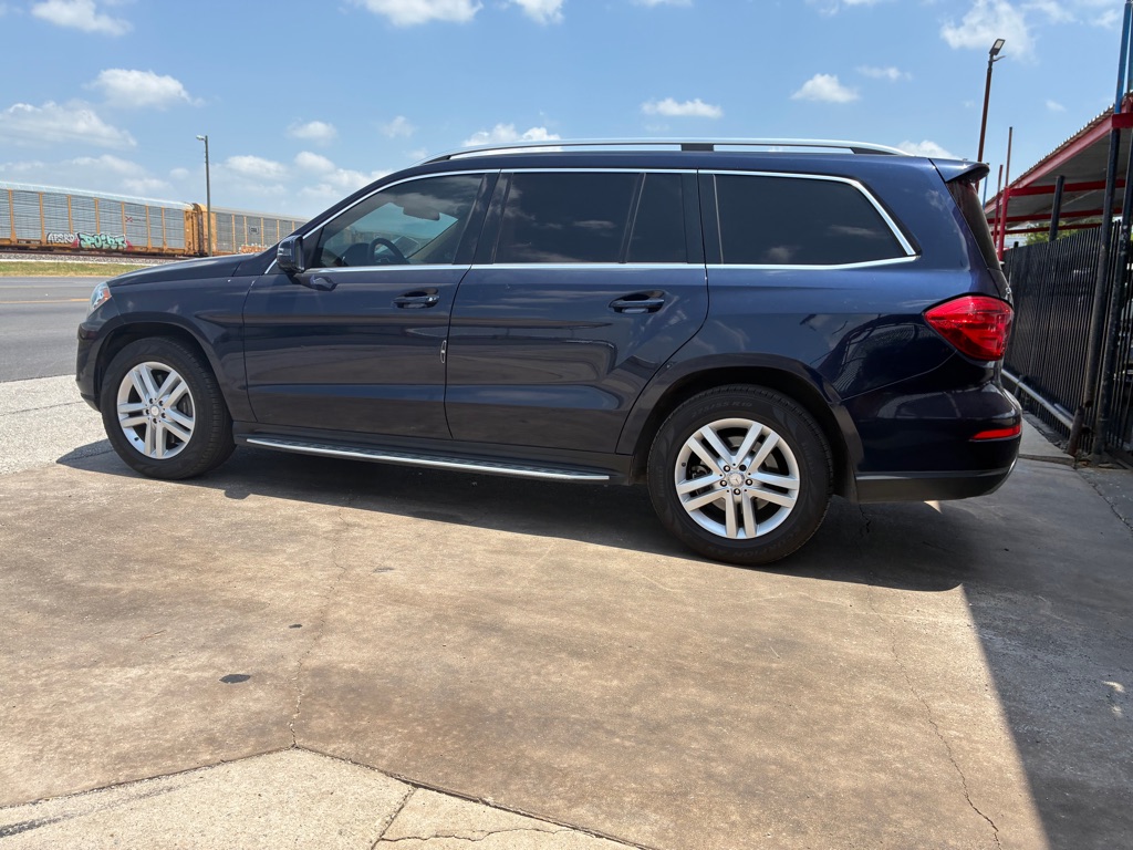 Photo 7 of this MERCEDES-BENZ GL