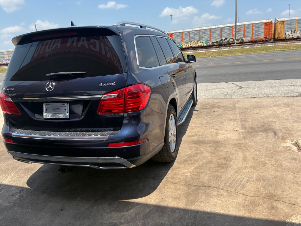 Photo 13 of this MERCEDES-BENZ GL