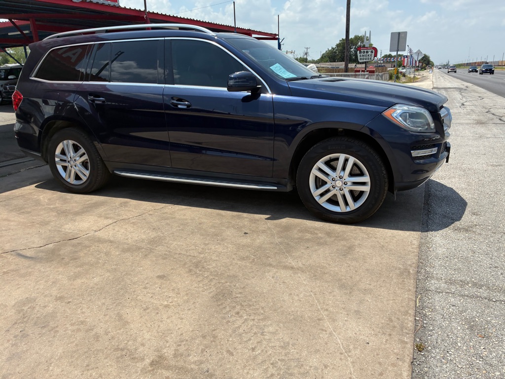 Photo 21 of this MERCEDES-BENZ GL