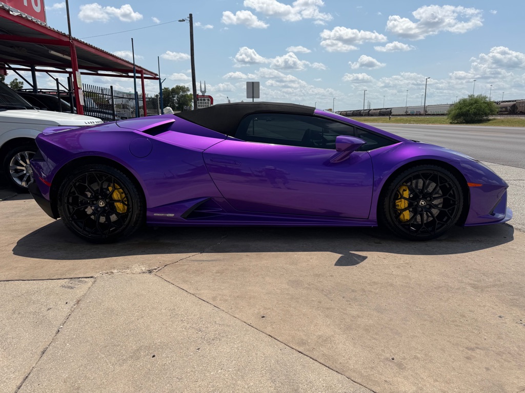 Photo 8 of this LAMBORGHINI HURACAN
