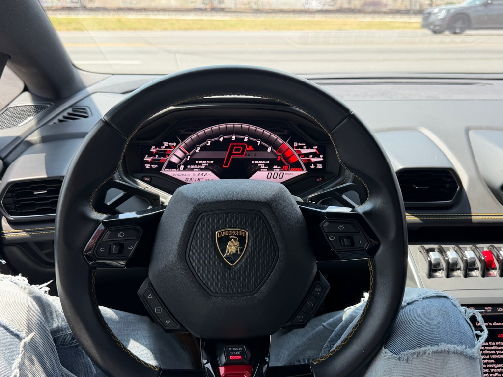 Photo 70 of this LAMBORGHINI HURACAN