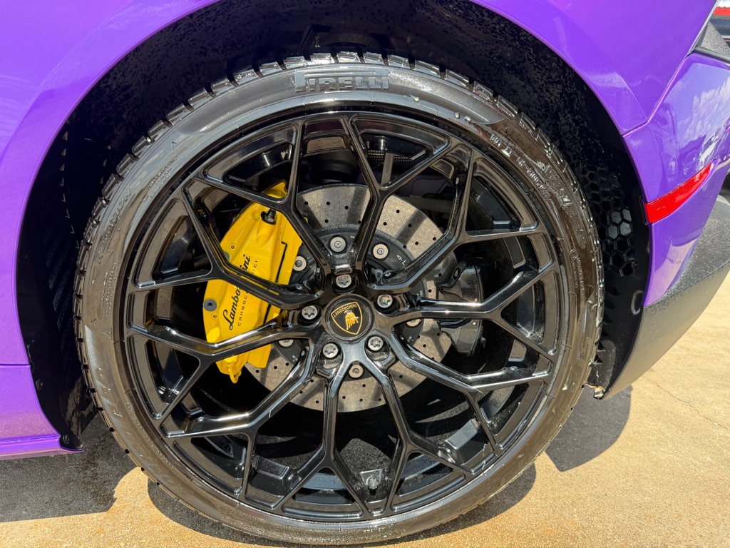 Photo 35 of this LAMBORGHINI HURACAN