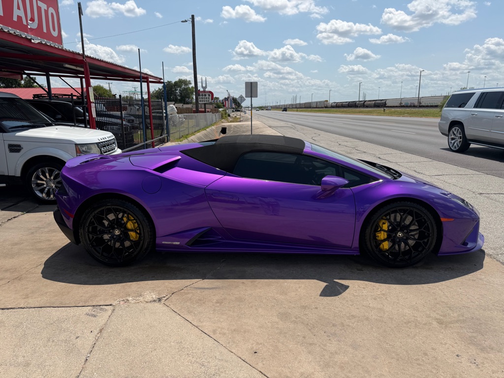 Photo 9 of this LAMBORGHINI HURACAN