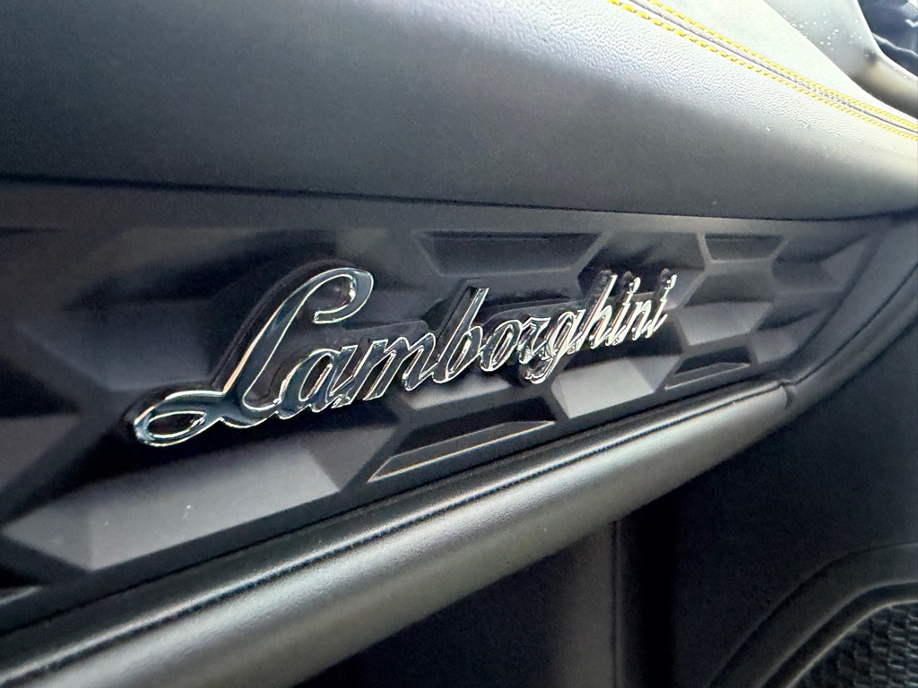 Photo 67 of this LAMBORGHINI HURACAN