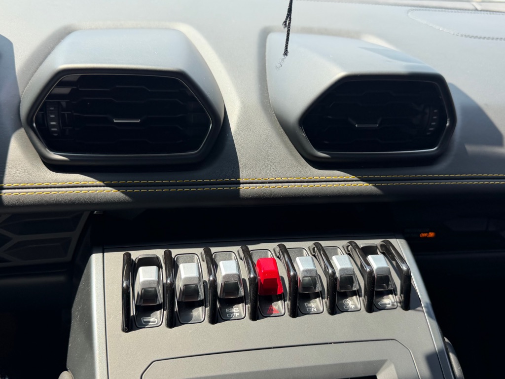 Photo 68 of this LAMBORGHINI HURACAN