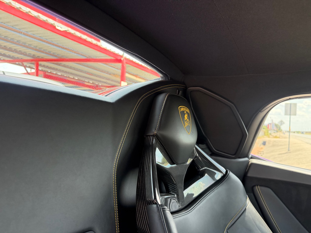 Photo 42 of this LAMBORGHINI HURACAN