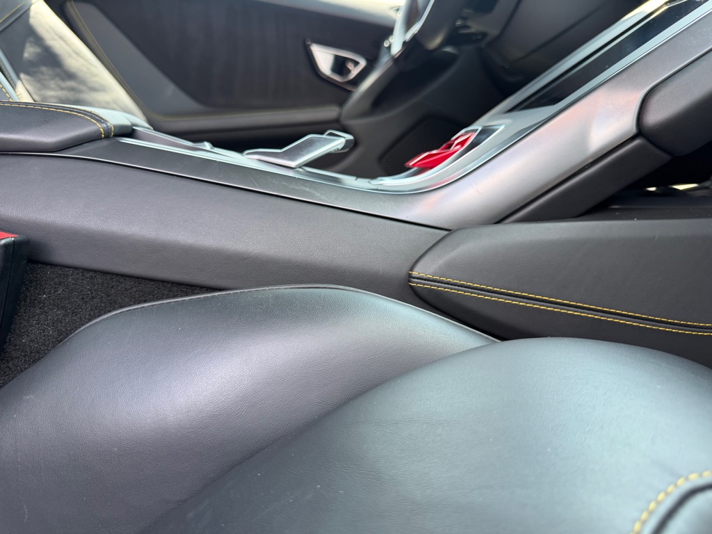 Photo 52 of this LAMBORGHINI HURACAN