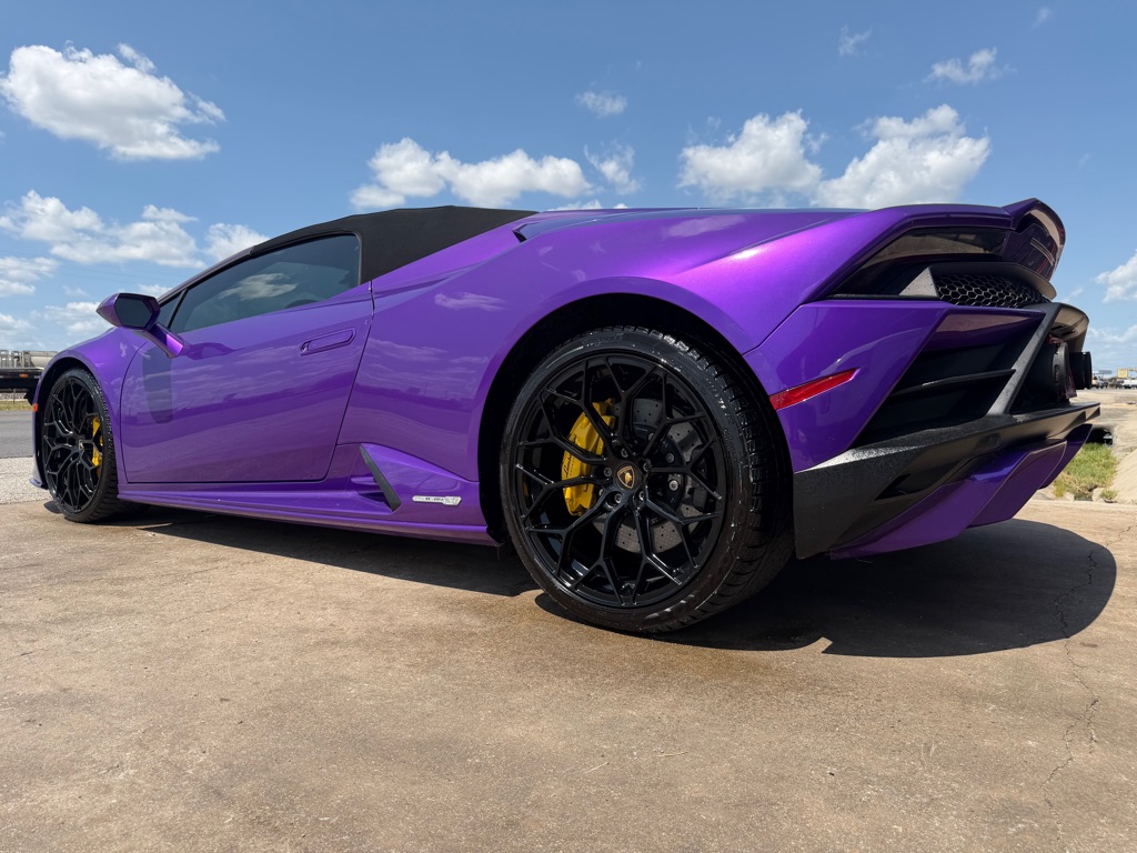 Photo 28 of this LAMBORGHINI HURACAN