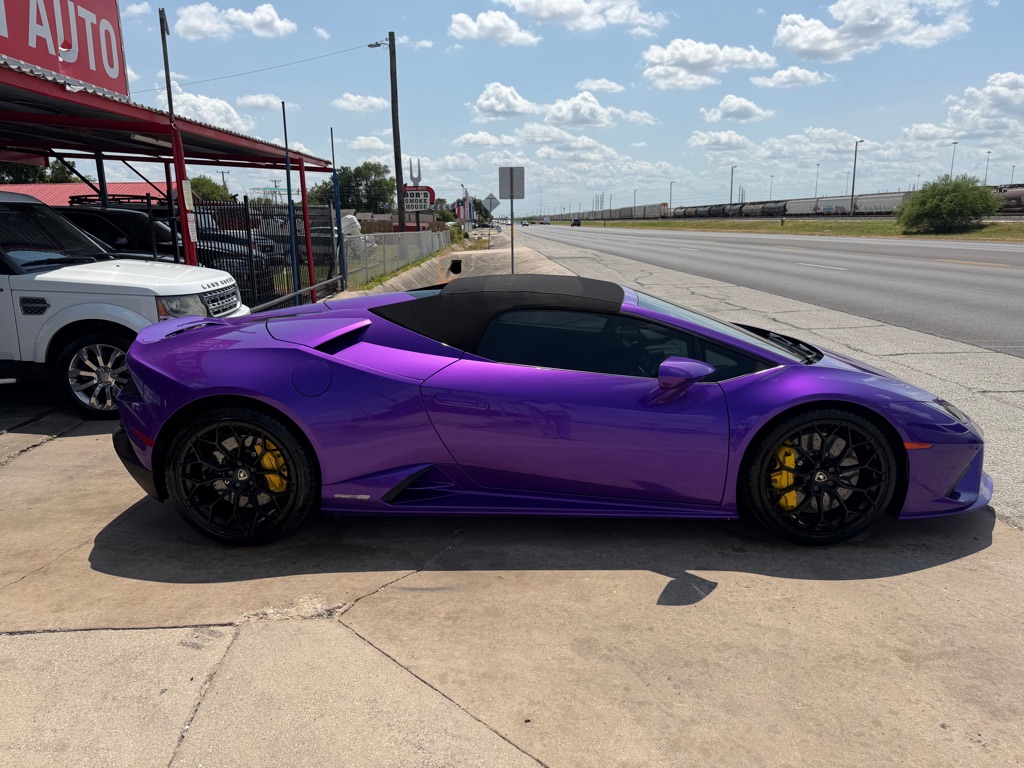 Photo 10 of this LAMBORGHINI HURACAN