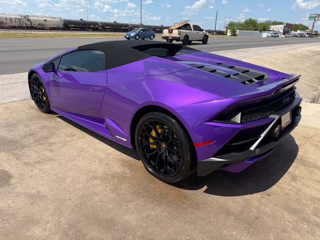 Photo 25 of this LAMBORGHINI HURACAN