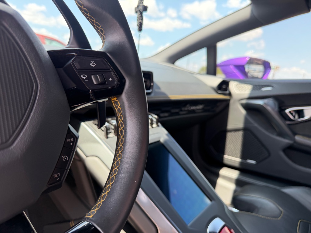 Photo 57 of this LAMBORGHINI HURACAN