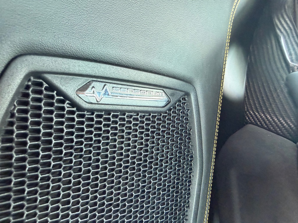 Photo 45 of this LAMBORGHINI HURACAN