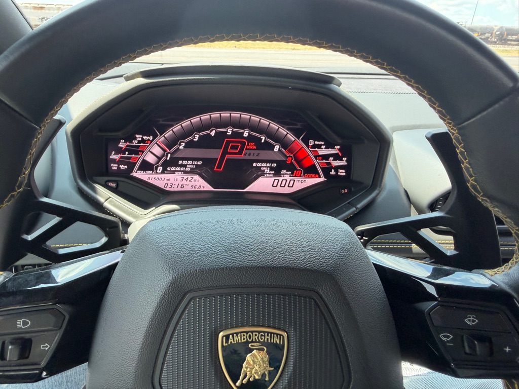 Photo 61 of this LAMBORGHINI HURACAN
