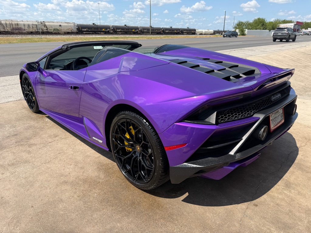 Photo 93 of this LAMBORGHINI HURACAN