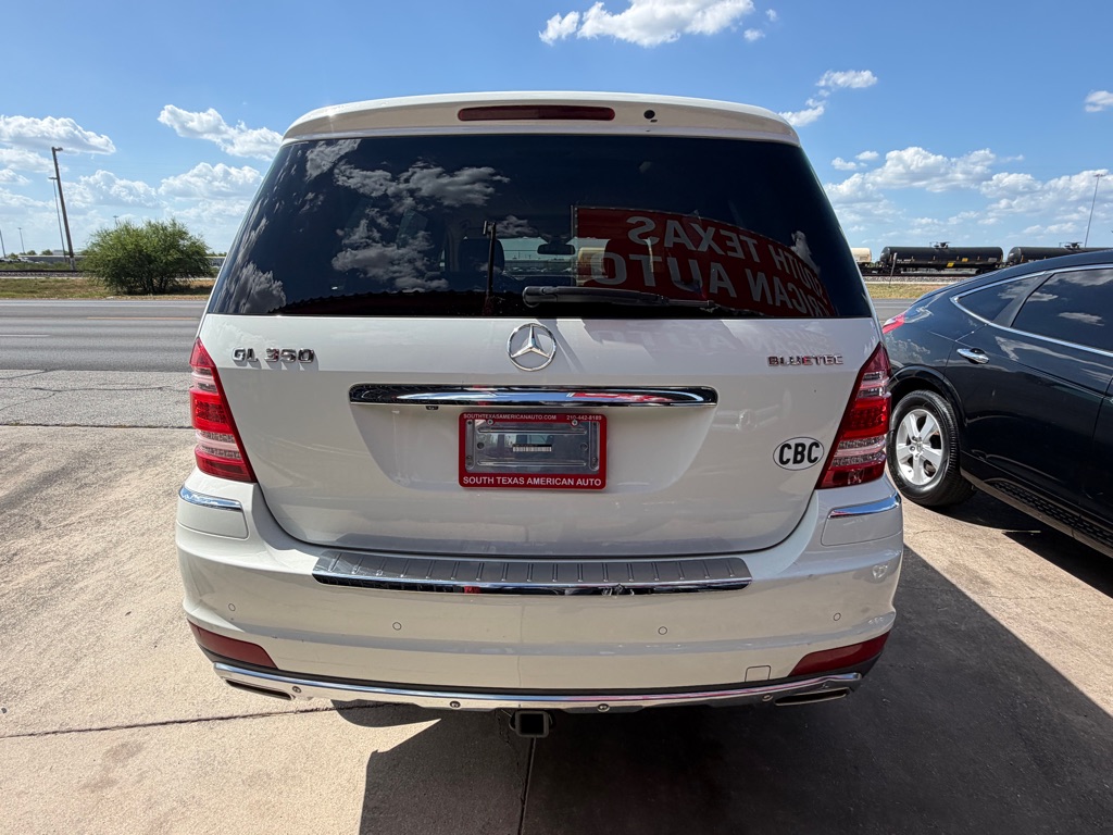 Photo 30 of this MERCEDES-BENZ GL