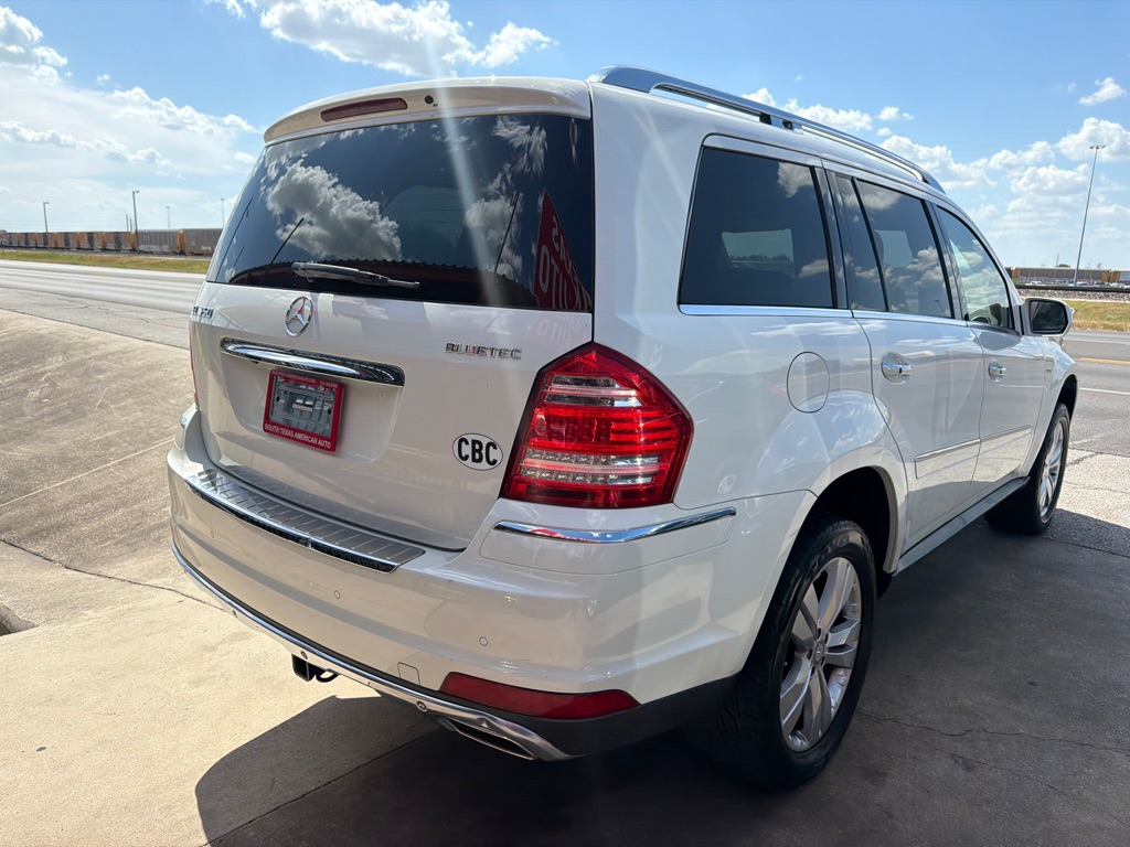Photo 25 of this MERCEDES-BENZ GL