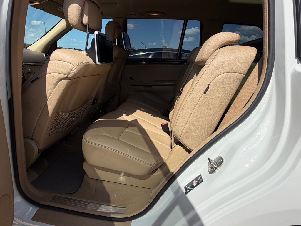 Photo 19 of this MERCEDES-BENZ GL