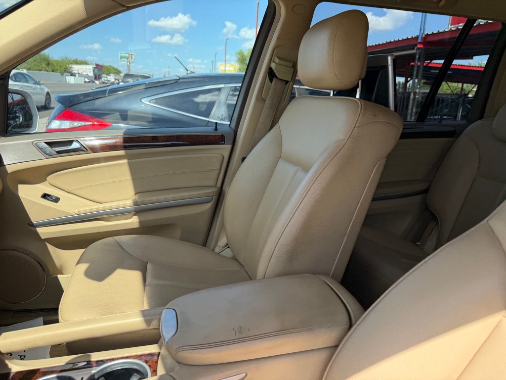Photo 9 of this MERCEDES-BENZ GL