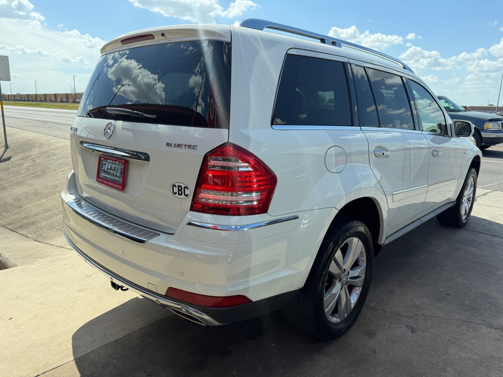 Photo 32 of this MERCEDES-BENZ GL
