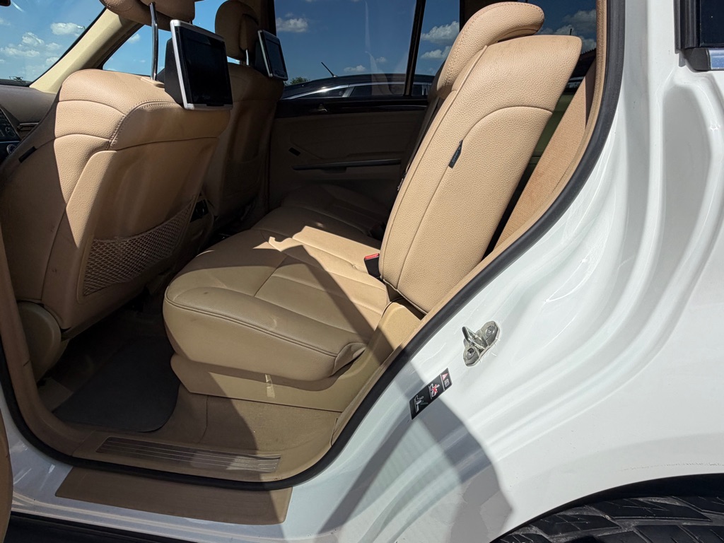 Photo 40 of this MERCEDES-BENZ GL