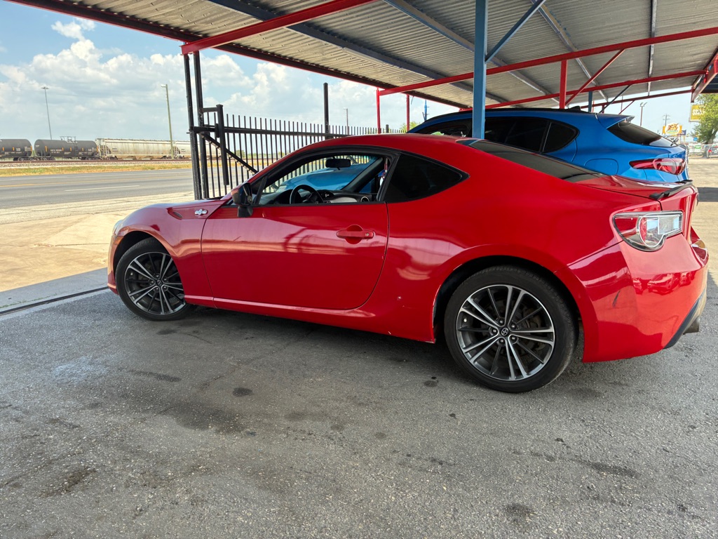 Photo 17 of this SCION FR-S