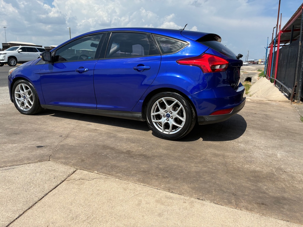 Photo 6 of this FORD FOCUS