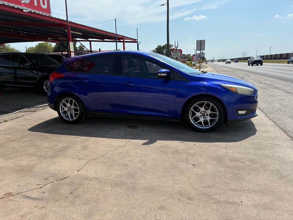 Photo 12 of this FORD FOCUS