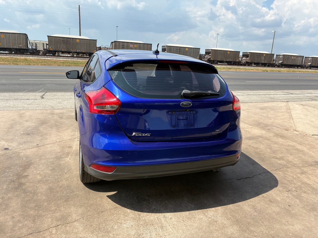 Photo 8 of this FORD FOCUS