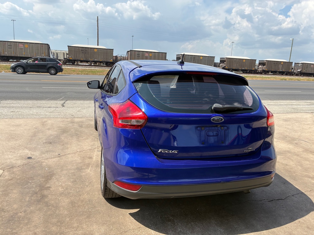 Photo 7 of this FORD FOCUS