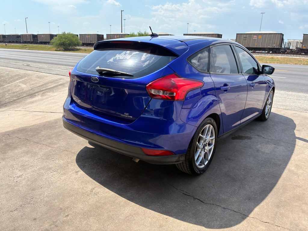 Photo 9 of this FORD FOCUS