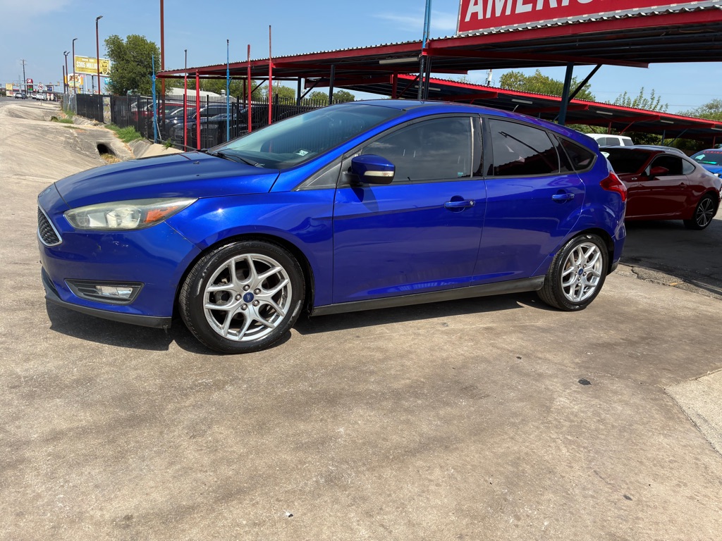Photo 2 of this FORD FOCUS