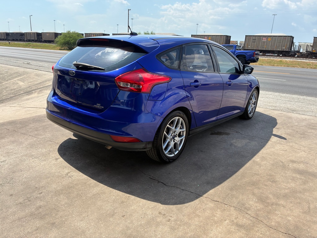 Photo 10 of this FORD FOCUS