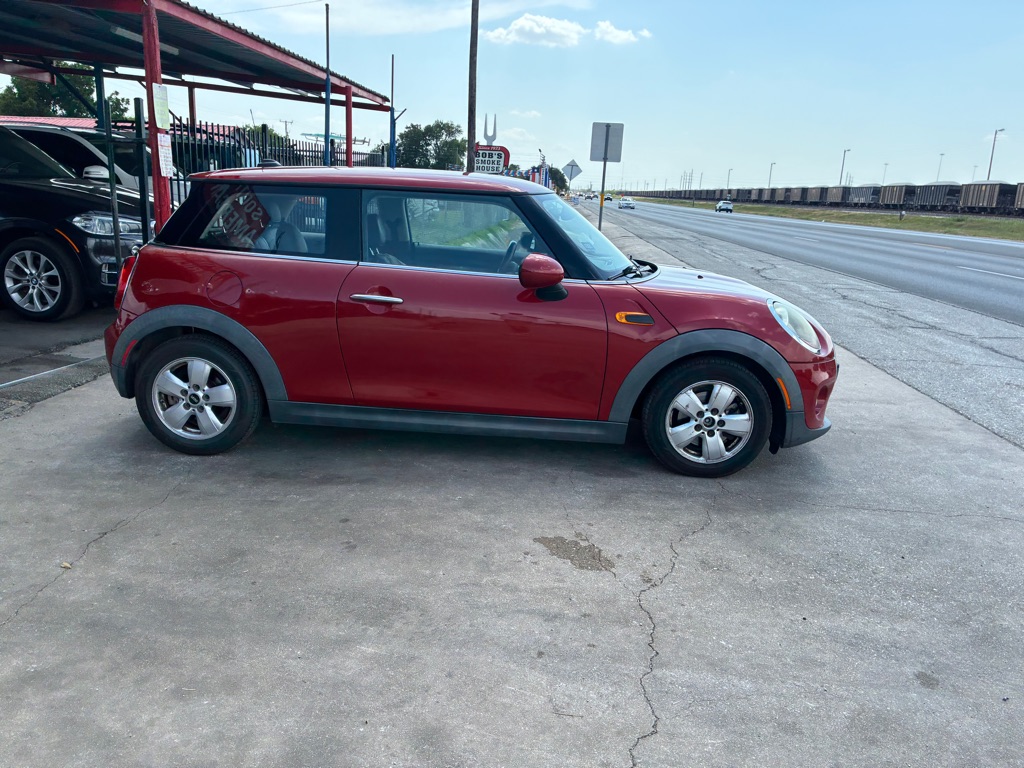 Photo 15 of this MINI COOPER