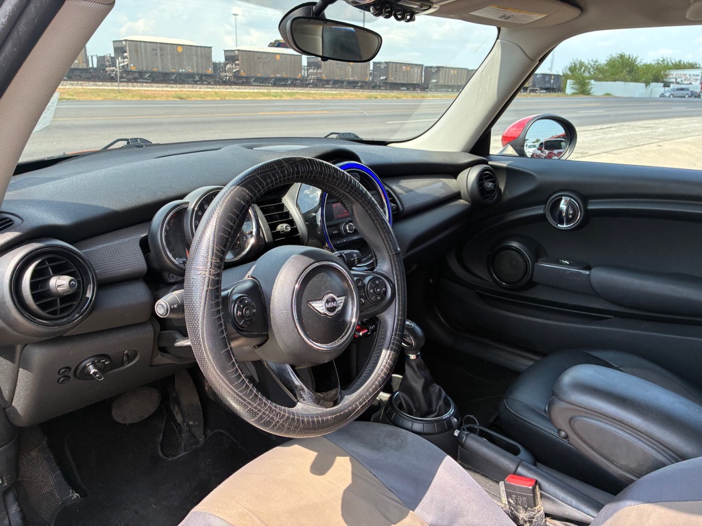 Photo 19 of this MINI COOPER