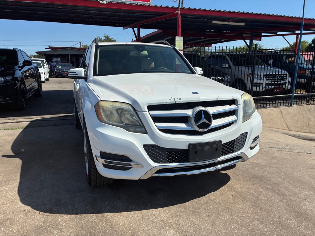 Photo 2 of this MERCEDES-BENZ GLK
