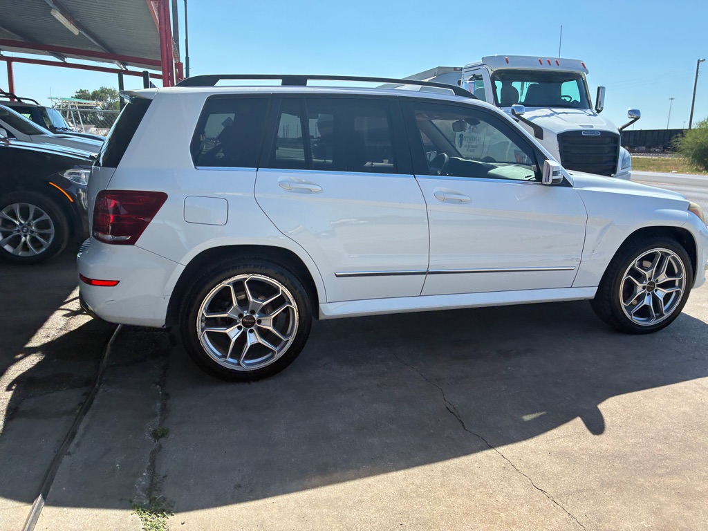 Photo 10 of this MERCEDES-BENZ GLK