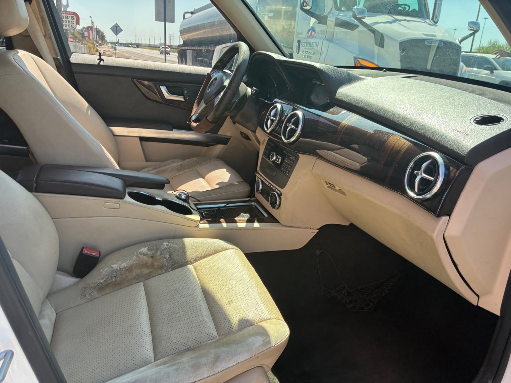 Photo 22 of this MERCEDES-BENZ GLK