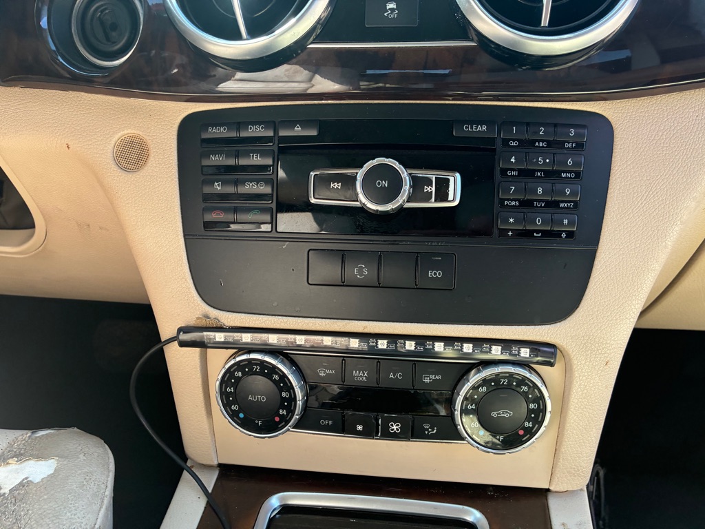 Photo 26 of this MERCEDES-BENZ GLK