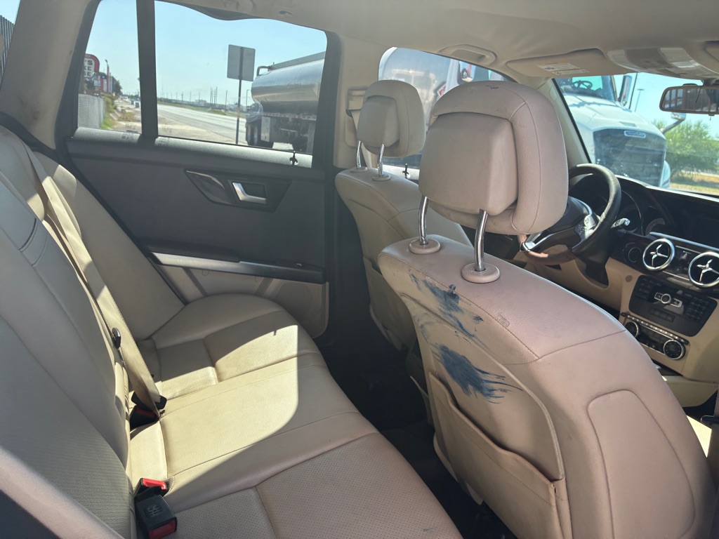Photo 24 of this MERCEDES-BENZ GLK