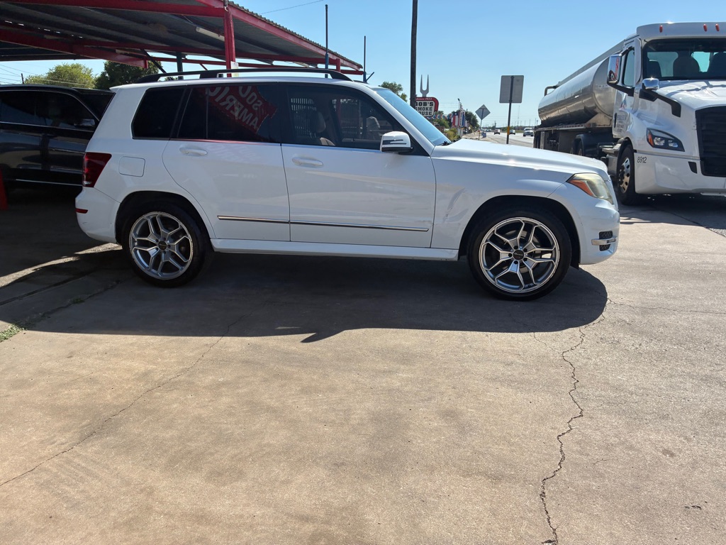 Photo 6 of this MERCEDES-BENZ GLK