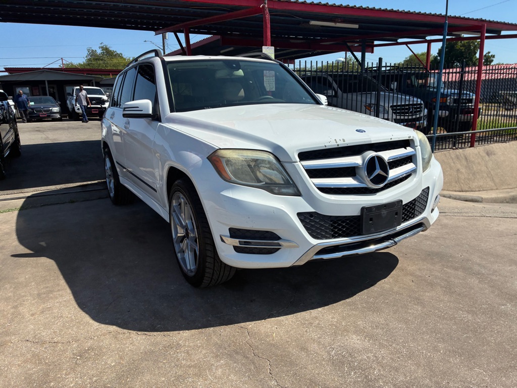 Photo 3 of this MERCEDES-BENZ GLK