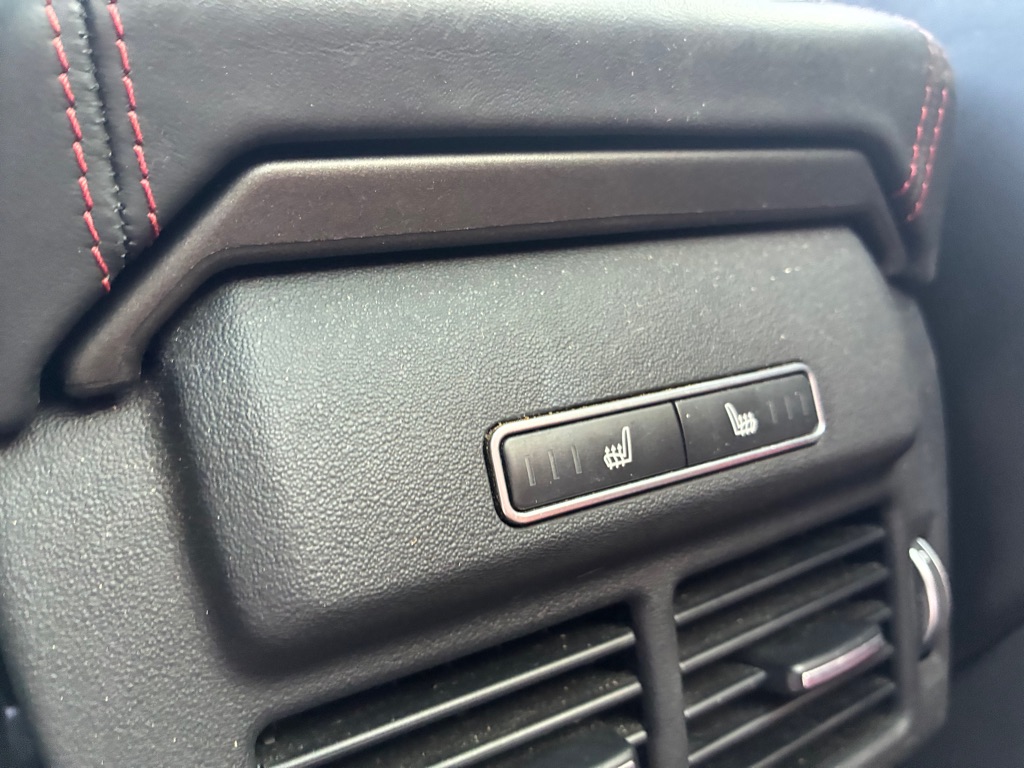 Photo 26 of this LAND ROVER RANGE ROVER EVO